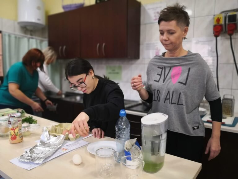 „Lekcja z&nbsp;jajem i&nbsp;o&nbsp;jajach” – warsztaty edukacyjne: jajo w&nbsp;eksperymentach i&nbsp;kulinariach.
