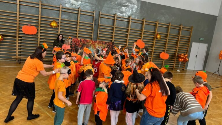 Zabawowy, szkolny Dzień Dyni