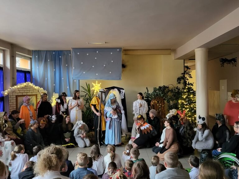 Wyjątkowe jasełka, bo&nbsp;w&nbsp;wykonaniu nauczycieli
