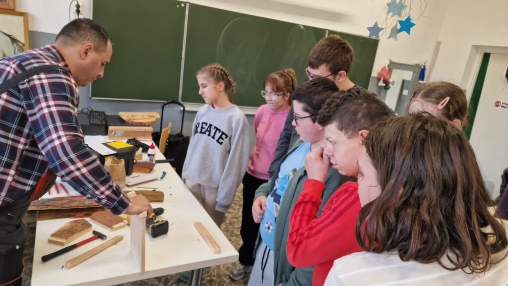 Warsztaty stolarskie – Rzemiosło w praktyce! 2025