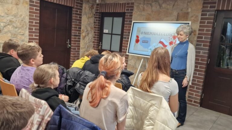 Lekcja biblioteczna w&nbsp;„Ficinusie” – o&nbsp;Ojczyźnie, wolności i&nbsp;patriotyzmie