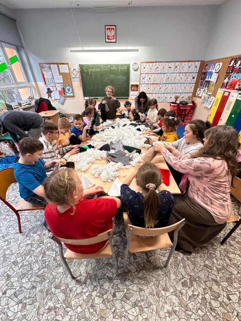 Kreatywne warsztaty – robimy skrzaty z&nbsp;Fundacją Akuku