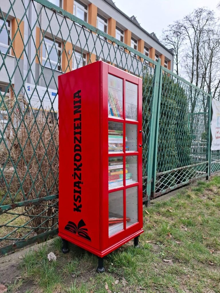 Książkodzielnia przed&nbsp;naszą szkołą!